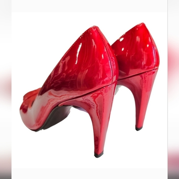 Stunning Stuart Weitzman Womens Red Patent Leather Pumps 7.5 Cherry Girl Fierce - Picture 7 of 13